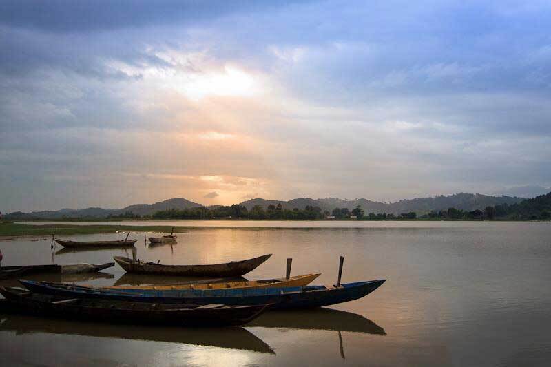 Hồ Lắk thơ mộng