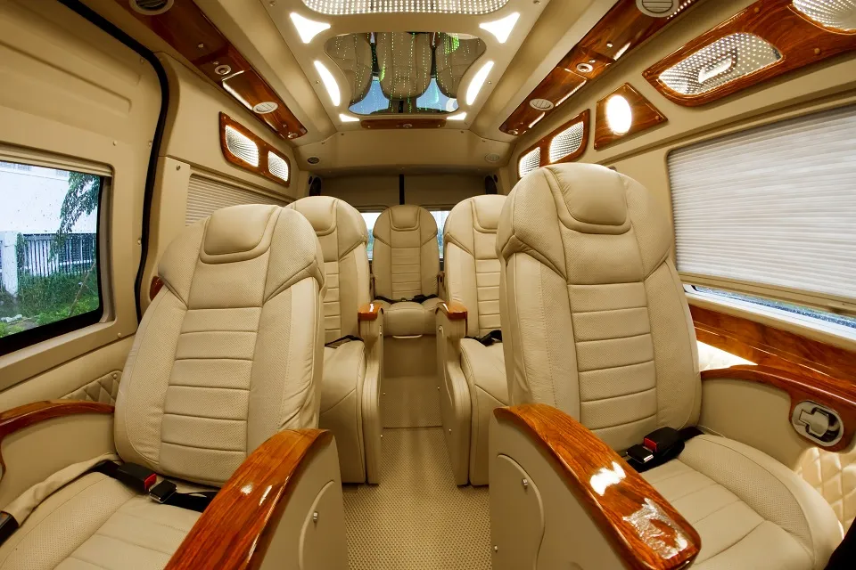 Nội thất xe limousine tại Buôn Ma Thuột